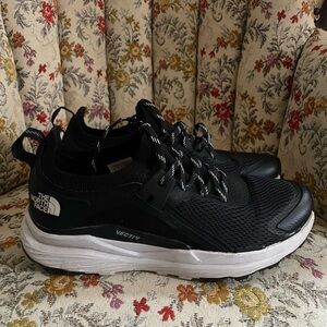The North Face Women’s Size 8 Black White VECTIV Athletic Shoes Running Sporty